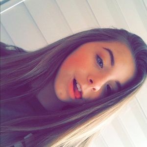 Meet your Posher, Brianna